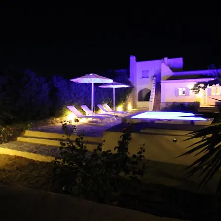 Blue Xenia - 2 Chrisi Akti (Paros)